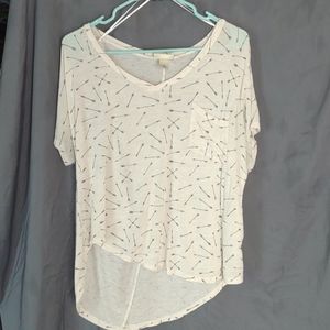 Belle Du Jour V-neck Arrow top